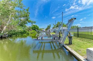 302 Dona Dr, Nokomis, FL 34275 - Photo 39