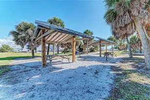 302 Dona Dr, Nokomis, FL 34275 - Photo 81
