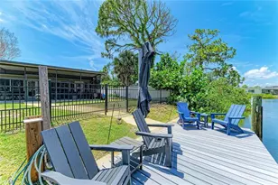 302 Dona Dr, Nokomis, FL 34275 - Photo 43