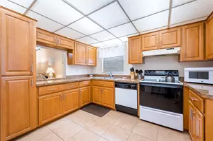 4807 Village Gardens Dr, Sarasota, FL 34234 - Photo 13
