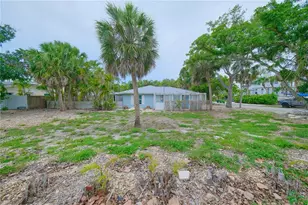 266 Ogden St, Sarasota, FL 34242 - Photo 9