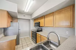1025 Villagio Cir, Sarasota, FL 34237 - Photo 13