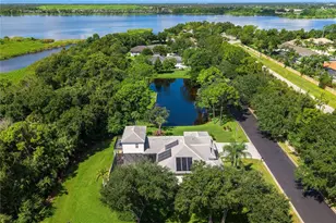 6410 Butlers Crest Dr, Bradenton, FL 34203 - Photo 5