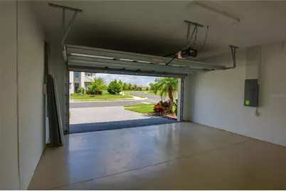 15890 Islandwalk Avenue, Bradenton, FL 34211 - Photo 9