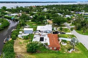 332 Shore Dr, Ellenton, FL 34222 - Photo 3