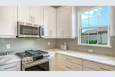 4737 Tortona Court, Bradenton, FL 34211 - Photo 9