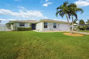 8003 19th Ave Dr W, Bradenton, FL 34209 - Photo 1
