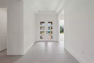 2629 Waterfront Cir, Sarasota, FL 34240 - Photo 9