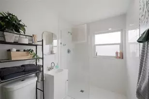 643 Mobile Rd, Venice, FL 34293 - Photo 17