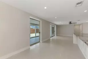 2920 Gulf Gate Dr, Sarasota, FL 34231 - Photo 25
