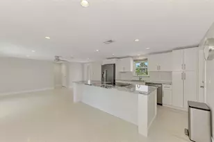 2920 Gulf Gate Dr, Sarasota, FL 34231 - Photo 19