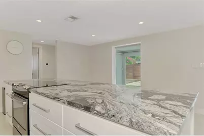 2920 Gulf Gate Drive, Sarasota, FL 34231 - Photo 19