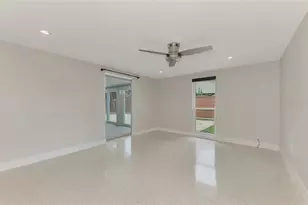 2920 Gulf Gate Dr, Sarasota, FL 34231 - Photo 27