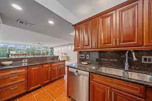 100 Sands Point Rd, Longboat Key, FL 34228 - Photo 11