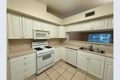 4683 Winston Lane N #30, Sarasota, FL 34235 - Photo 15