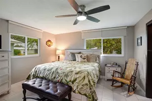 1315 Westport Ln, Sarasota, FL 34232 - Photo 9
