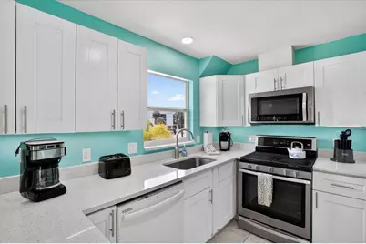 3303 6th Avenue #B, Holmes Beach, FL 34217 - Photo 11