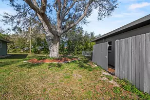 272 Malvern Dr, Venice, FL 34293 - Photo 5