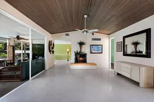 311 Magellan Dr, Sarasota, FL 34243 - Photo 13
