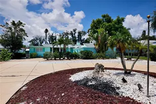 311 Magellan Dr, Sarasota, FL 34243 - Photo 5