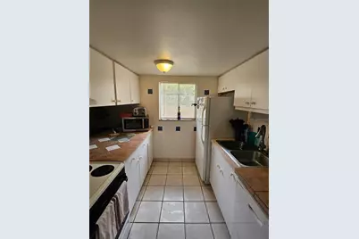 2613 Pine Lake Ter #B, Sarasota, FL 34237 - Photo 3