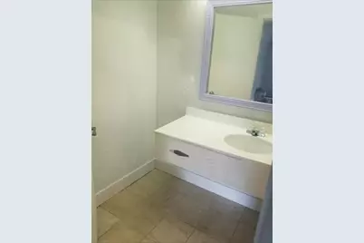 7150 N Tamiami Trl #S503, Sarasota, FL 34243 - Photo 5