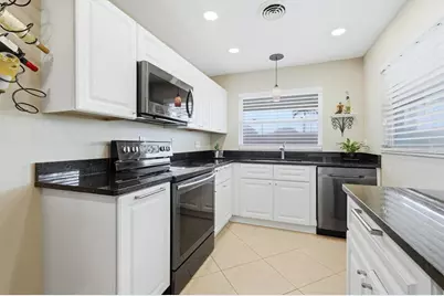 3612 S Lockwood Ridge Road, Sarasota, FL 34239 - Photo 13