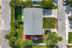 202 Peacock Ln, Holmes Beach, FL 34217 - Photo 41