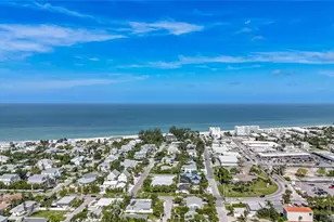 202 Peacock Ln, Holmes Beach, FL 34217 - Photo 47