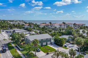 202 Peacock Ln, Holmes Beach, FL 34217 - Photo 57