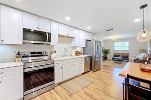202 Peacock Ln, Holmes Beach, FL 34217 - Photo 3