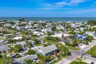202 Peacock Ln, Holmes Beach, FL 34217 - Photo 45