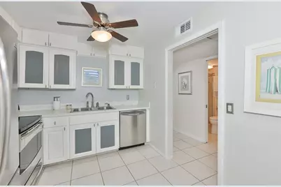 647 Woodlawn Drive #647, Bradenton, FL 34210 - Photo 7