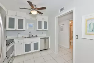 647 Woodlawn Dr, Bradenton, FL 34210 - Photo 7
