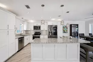 2731 Riverbluff Way, Sarasota, FL 34231 - Photo 9