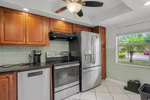 2653 Woodgate Ln, Sarasota, FL 34231 - Photo 3