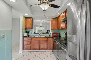 2653 Woodgate Ln, Sarasota, FL 34231 - Photo 7
