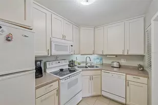 390 301 Blvd W, Bradenton, FL 34205 - Photo 11
