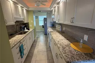 204 3rd St W, Bradenton, FL 34205 - Photo 3