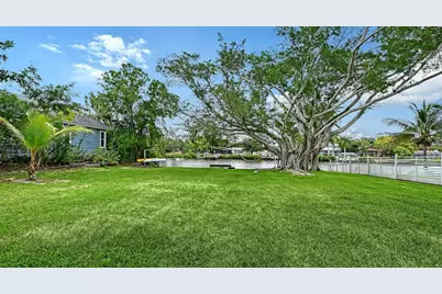 2103 Lusitania Drive, Sarasota, FL 34231 - Photo 33
