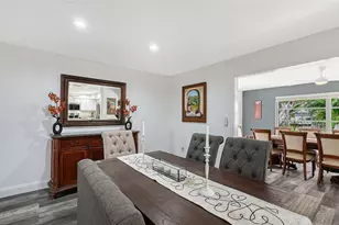 2103 Lusitania Dr, Sarasota, FL 34231 - Photo 13