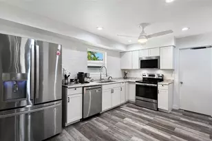 2103 Lusitania Dr, Sarasota, FL 34231 - Photo 15