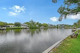 2103 Lusitania Dr, Sarasota, FL 34231 - Photo 39
