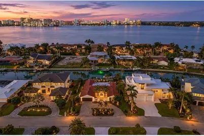 465 E Royal Flamingo Drive, Sarasota, FL 34236 - Photo 1