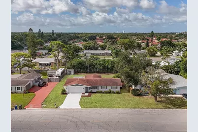 5605 9th Avenue Drive W, Bradenton, FL 34209 - Photo 1