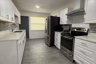 4187 Palau Dr, Sarasota, FL 34241 - Photo 9