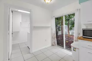 3605 57th Ave Dr W, Bradenton, FL 34210 - Photo 9