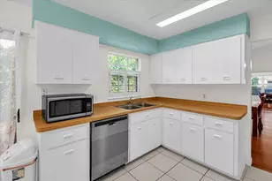 3605 57th Ave Dr W, Bradenton, FL 34210 - Photo 7