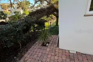 605 Lotus Ln, Sarasota, FL 34242 - Photo 37