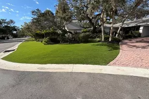 605 Lotus Ln, Sarasota, FL 34242 - Photo 23